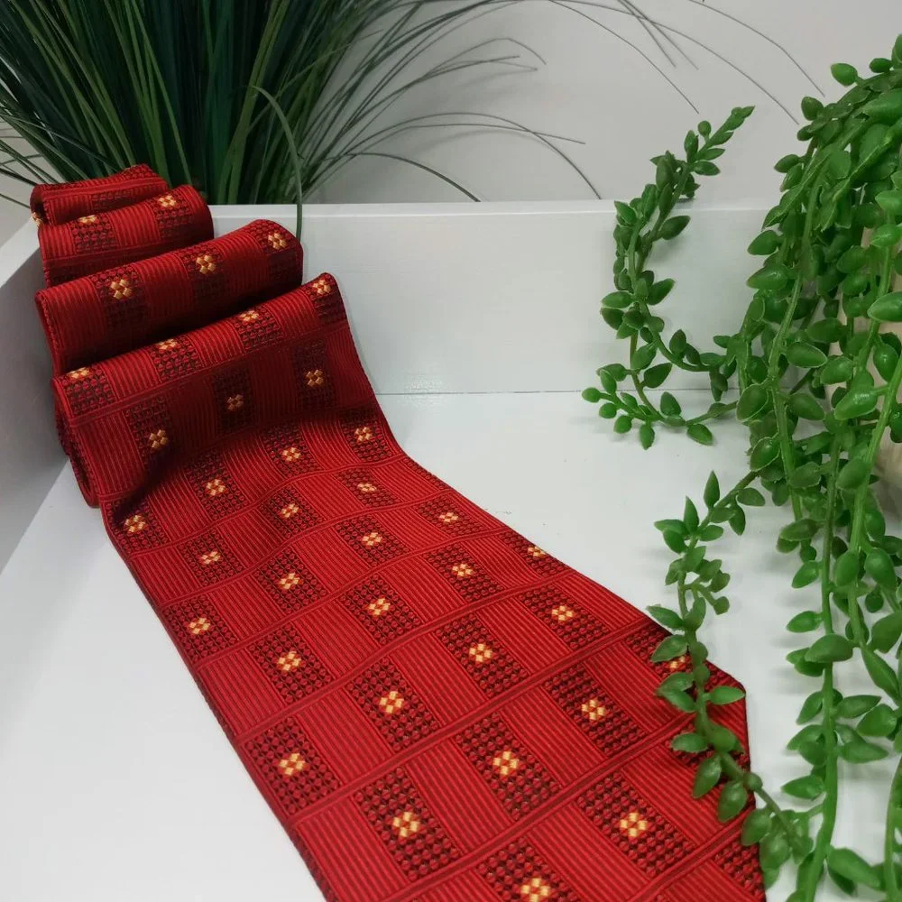 Robert Tolbott B.O.C. Guffey's 100% Silk Tie